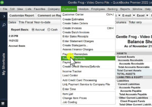 Navigating to Receive Payments from the main menu in QuickBooks Desktop.